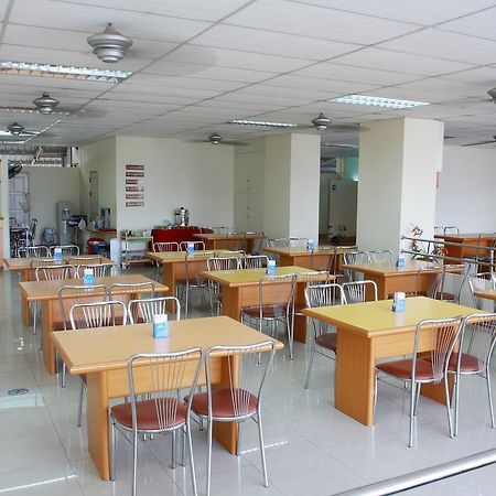 P.A. Place Hotel Nakhon Sawan Exterior photo