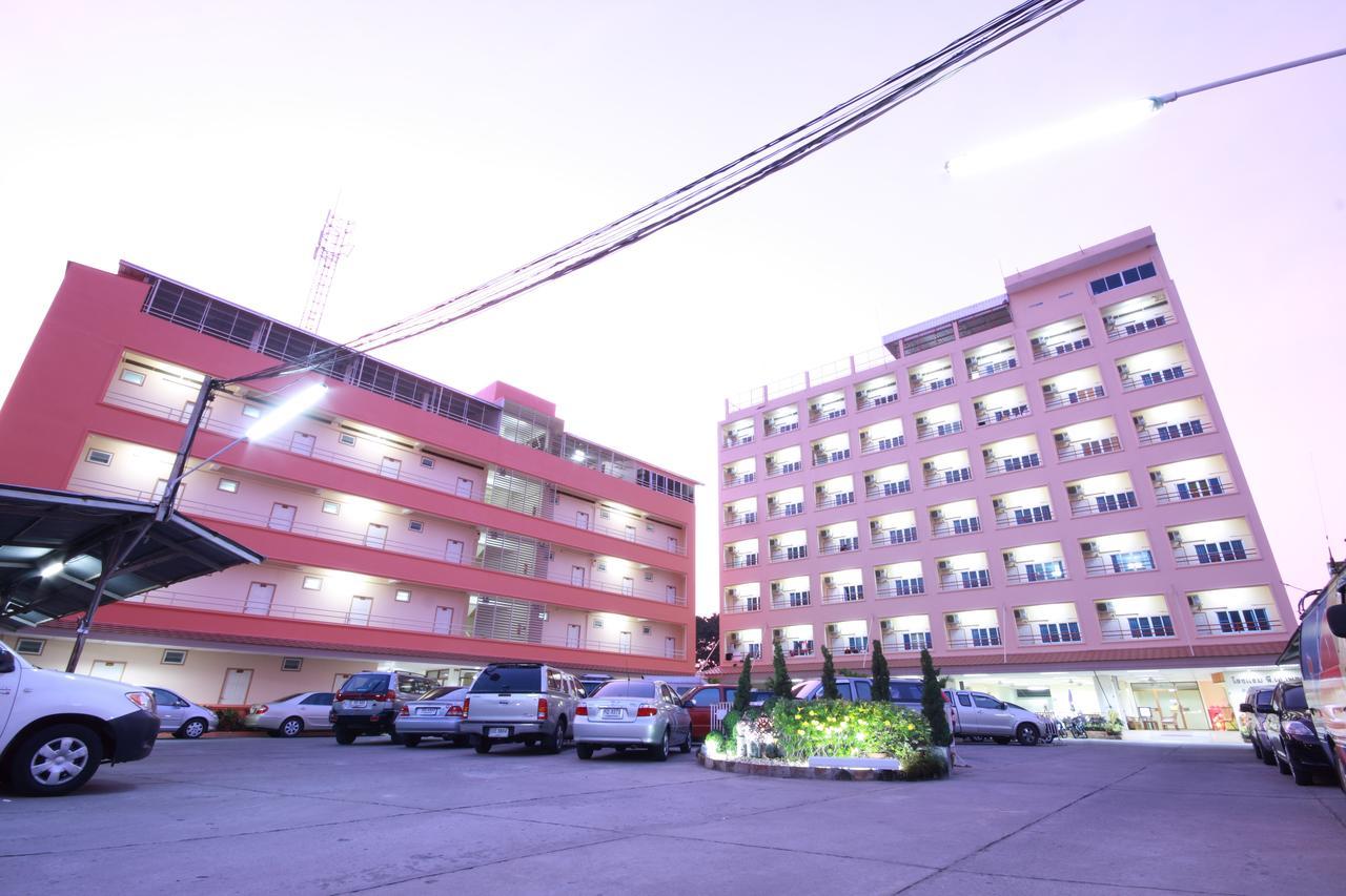 P.A. Place Hotel Nakhon Sawan Exterior photo