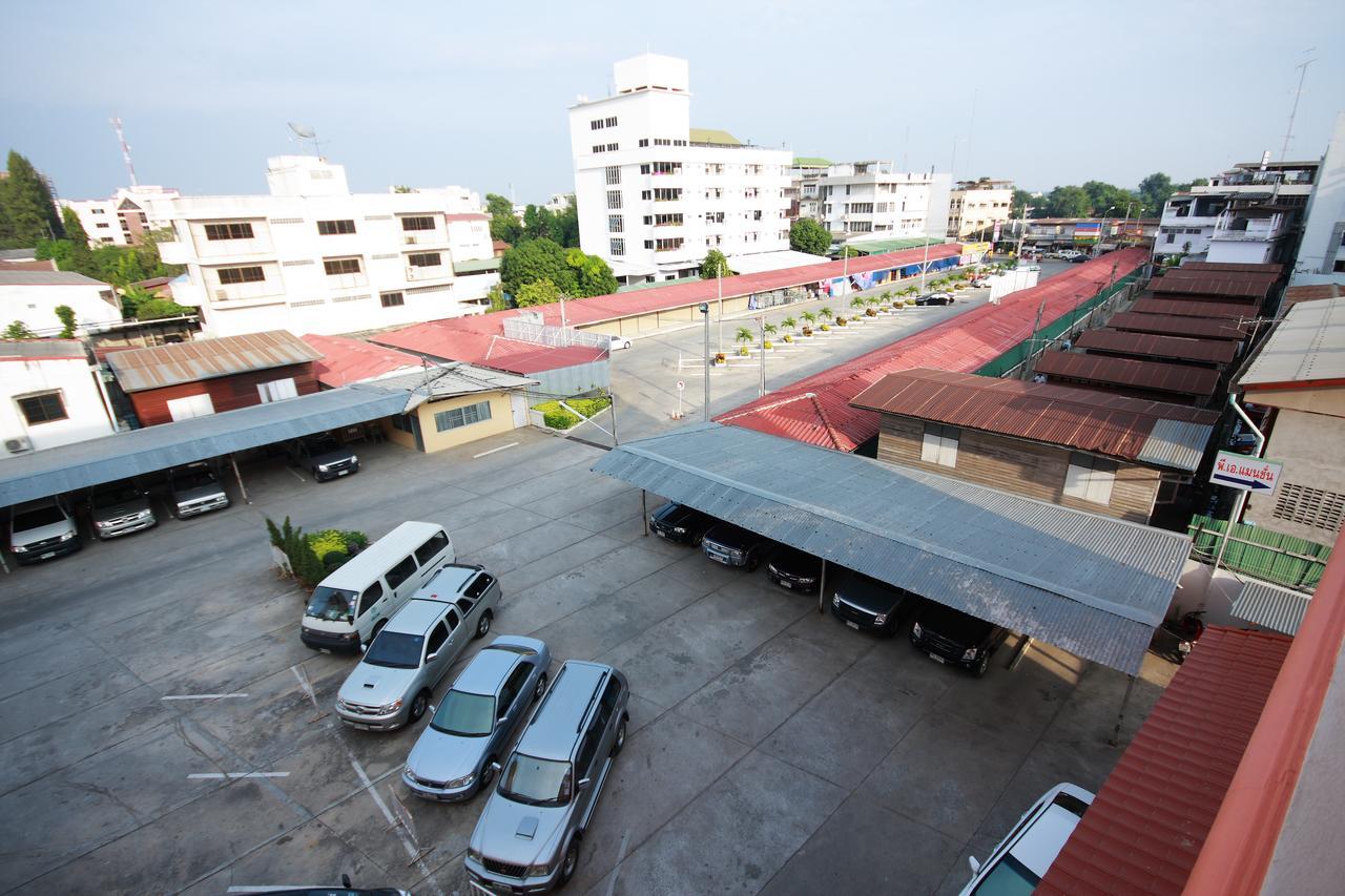 P.A. Place Hotel Nakhon Sawan Exterior photo