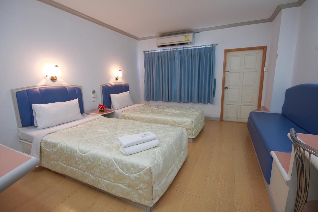 P.A. Place Hotel Nakhon Sawan Exterior photo