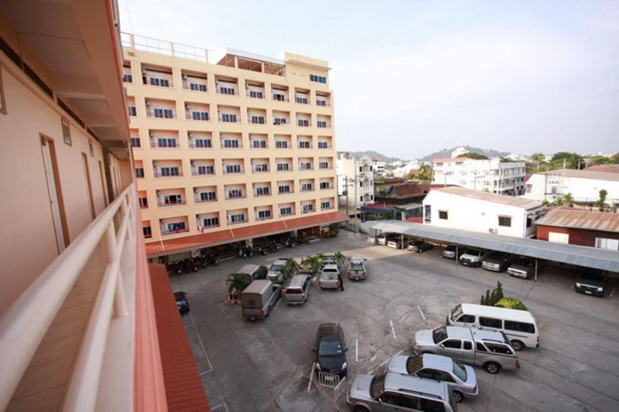 P.A. Place Hotel Nakhon Sawan Exterior photo
